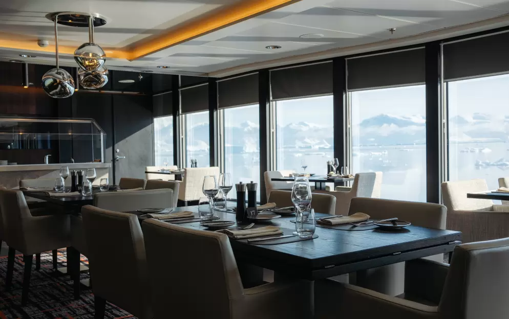 HX Hurtigruten Expeditions MS Fridtjof Nansen Lindstrøm 3 ©Tuan Lam Atomic Pixel.jpg