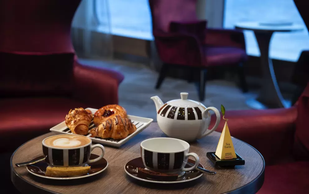 Celebrity Cruises, Celebrity Edge, Cafe Al Bacio 2 ©CEL.jpg