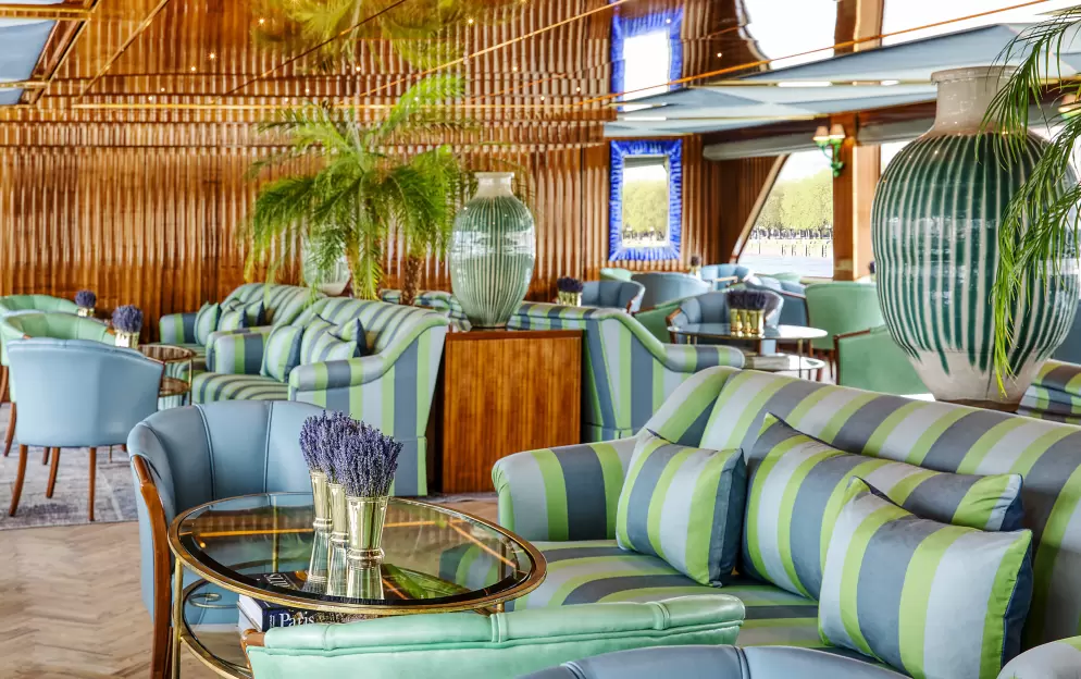 UNIWORLD Boutique River Cruises S.S. Bon Voyage Salon Champagne.jpg
