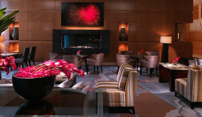Mandarin-Oriental-Boston-Lobby-fireplace