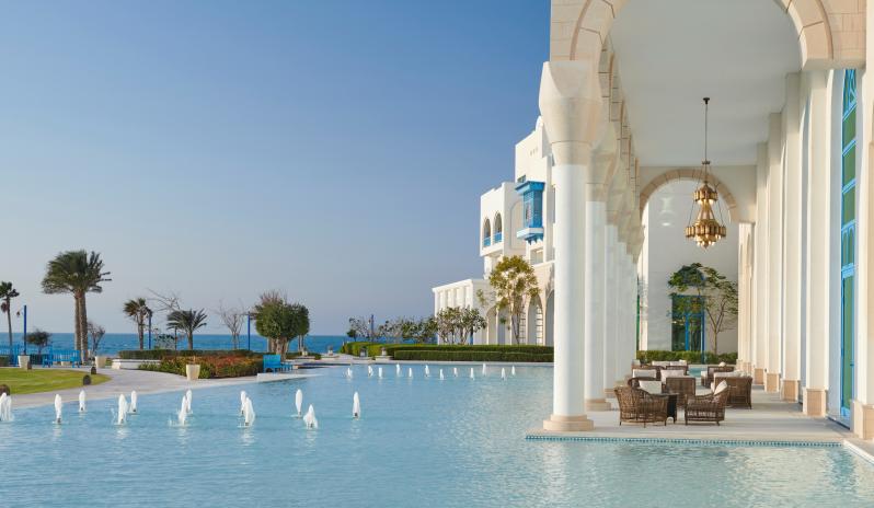 Hilton Salwa Beach Resort & Villas - Pool area